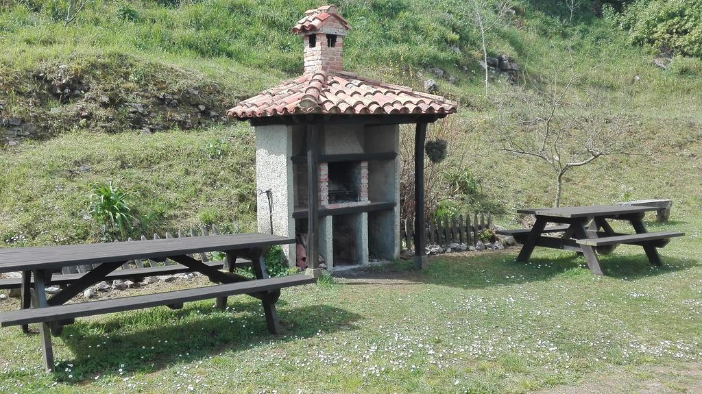 Trisqueles Y Buganvillas Villaviciosa  Buitenkant foto