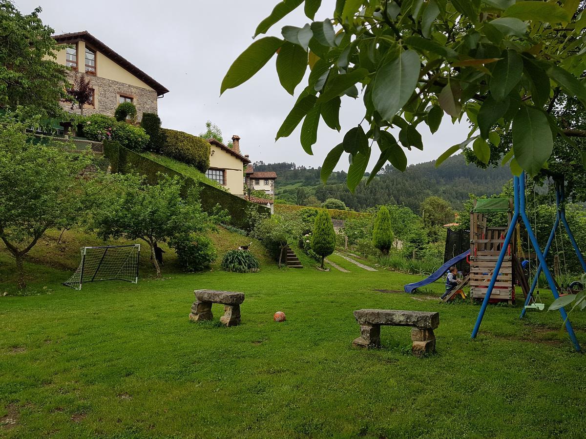 Trisqueles Y Buganvillas Villaviciosa  Buitenkant foto